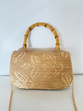 TOMMY BAHAMA STRAW WEAVE CLUTCH CROSSBODY BAG BAMBOO HANDLE NATURAL GOLD CHAIN